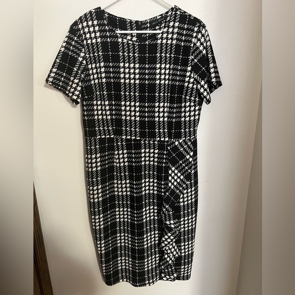 Naive Shine Dresses & Skirts - NAIVE SHINE Classic Tweed Printed Bodycon Dress with Ruffle Black White Wms XL